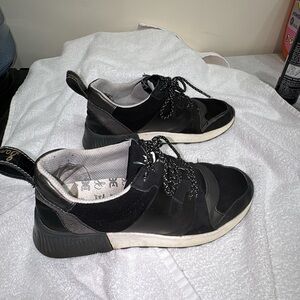 Sam Edelmam women’s sneaker